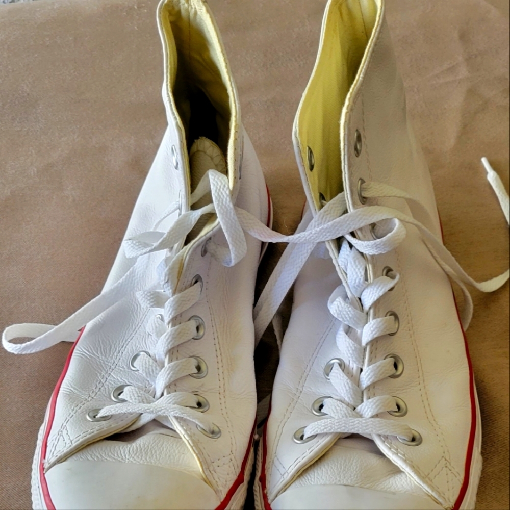 Womens /men's chucks